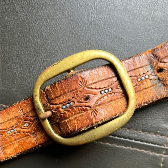 Vintage | Tan Tooled Leather Belt with Solid Brass Buckle Boho Western - Picture 3 of 10